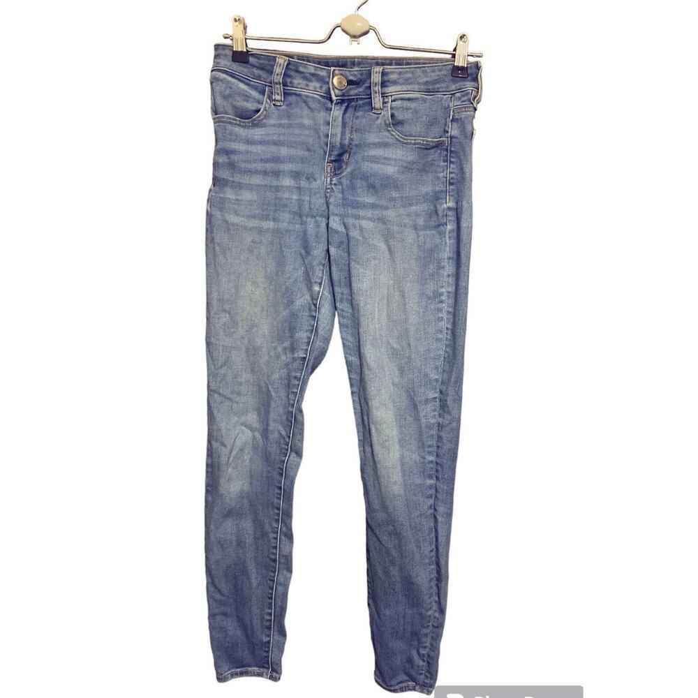 American Eagle Women's Size 2 Jeans Blue Denim Next Level Stretch Medium Wash